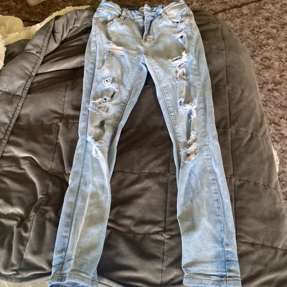 light washed skinny jeans